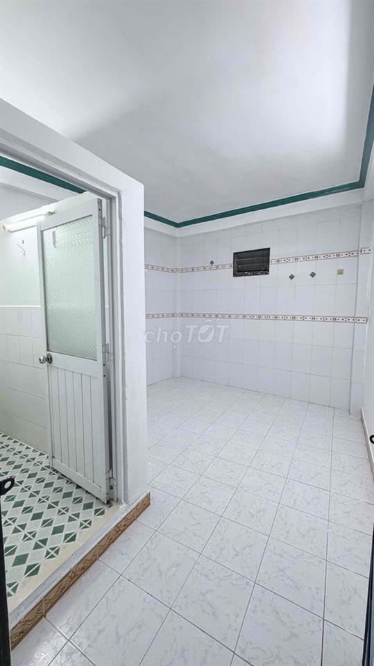 PHÒNG TRỌ SẠCH ĐẸP RIÊNG BIỆT GIỜ TỰ DO CHÍNH CHỦ GẦN HVCB
