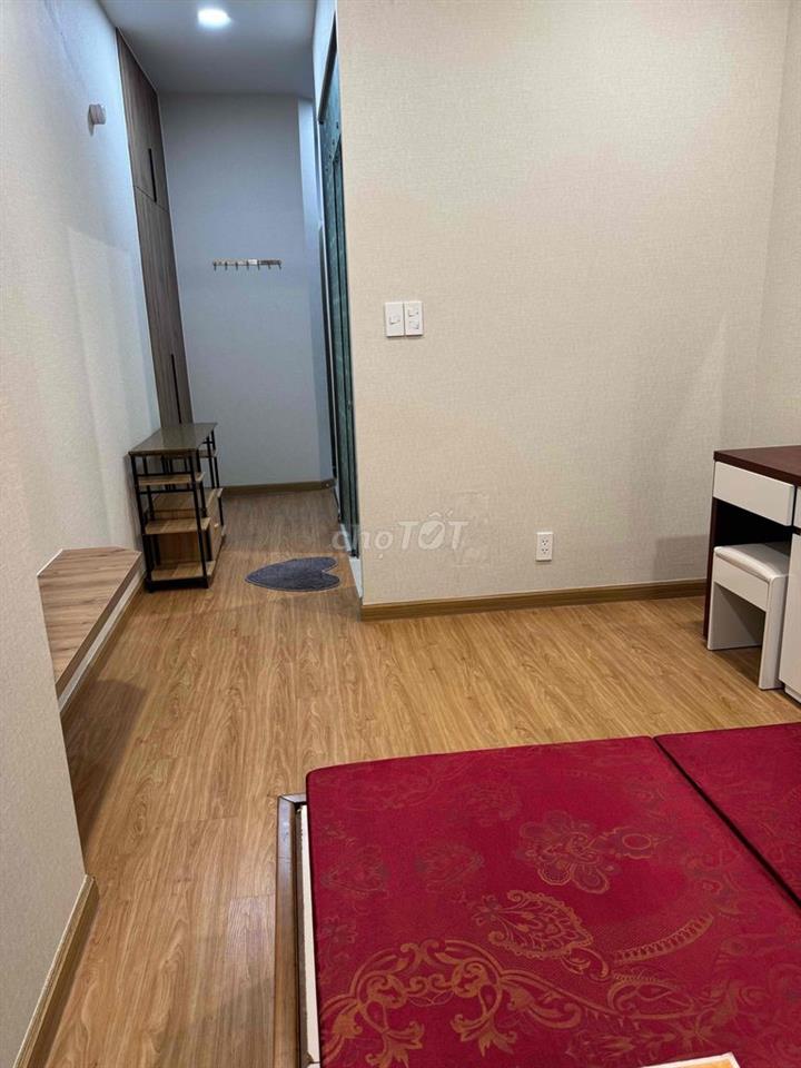 Phòng master tách biệt, nội thất đầy đủ. Có thể ở liền, ưu tiên nữ