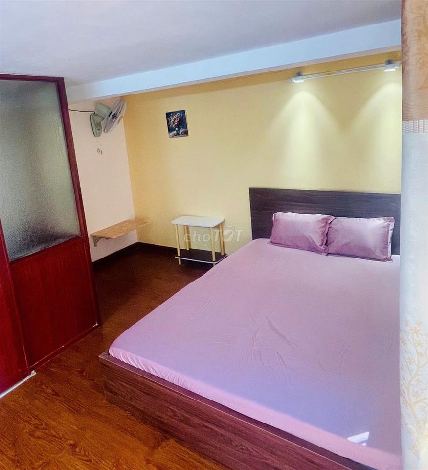 Khách hủy cọc nên đăng lại. Cho thuê nhà nguyên căn full nội thất.