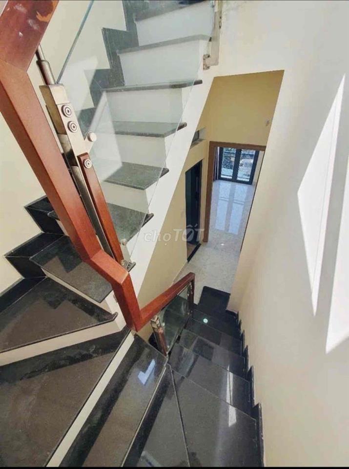 NHÀ ĐẸP HOÀNG DIỆU – P.8, QUẬN 4