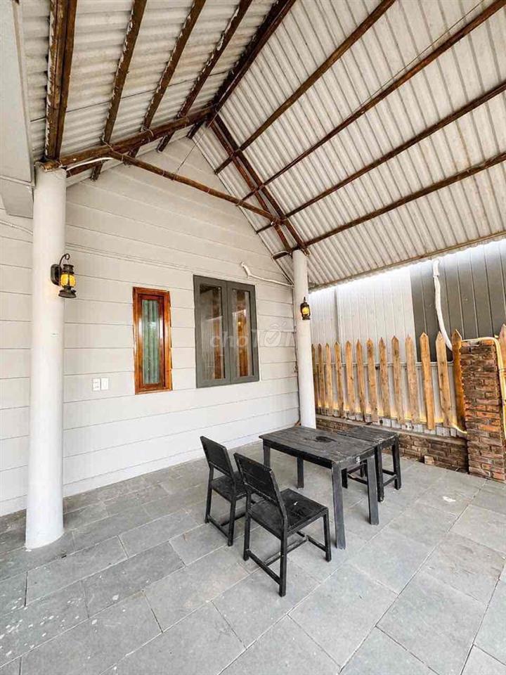 Nhà nguyên căn 90m², sân vườn, đầy đủ nội thất.