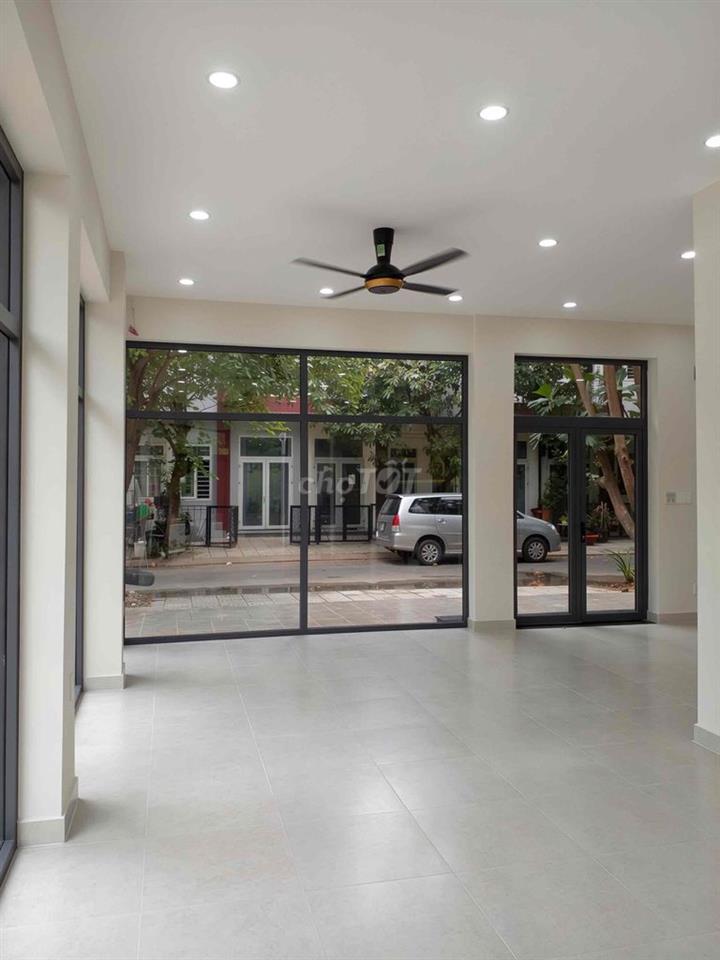 Cho thuê nhà nguyên căn -  Lô Góc 3 mặt thoáng