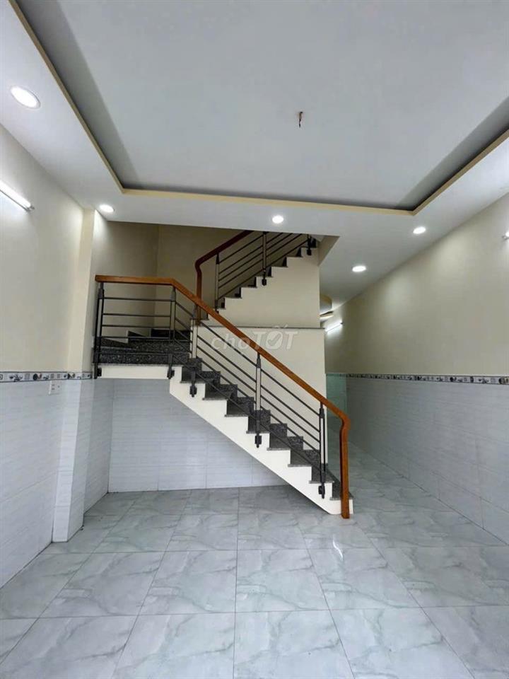 Cho thuê nhà 2 mặt tiền hẻm xem hơi cửa trước và sau thông thoáng