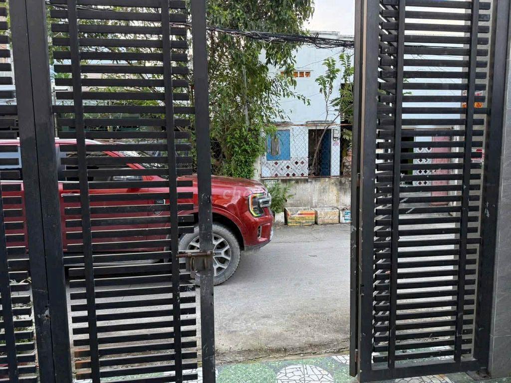 Cho thuê nhà 2 mặt tiền hẻm xem hơi cửa trước và sau thông thoáng