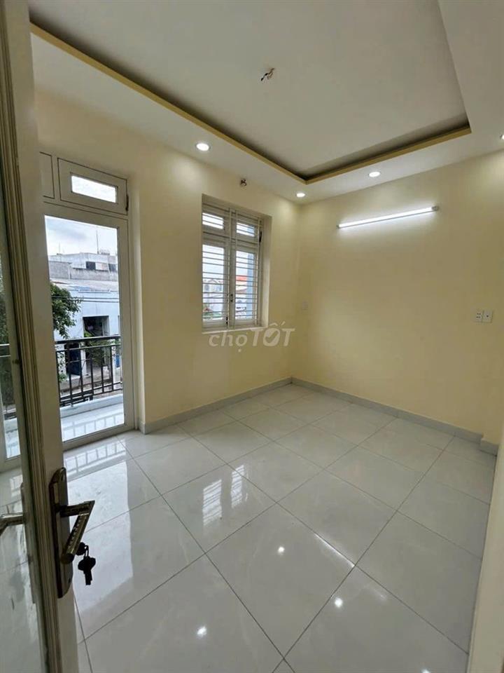 Cho thuê nhà 2 mặt tiền hẻm xem hơi cửa trước và sau thông thoáng