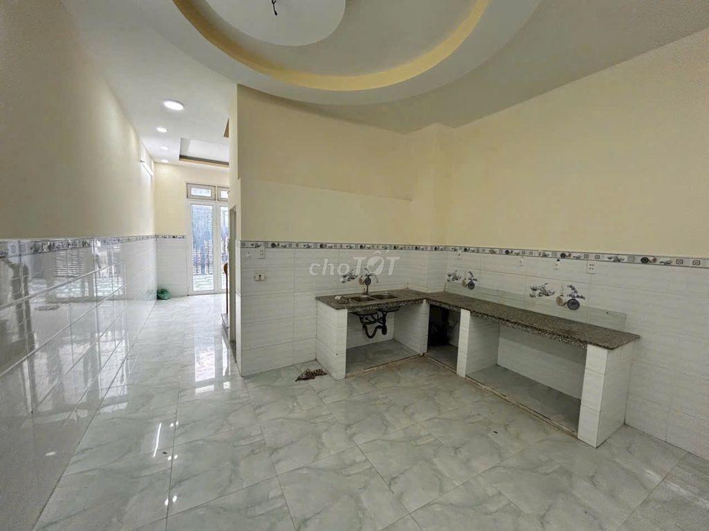Cho thuê nhà 2 mặt tiền hẻm xem hơi cửa trước và sau thông thoáng