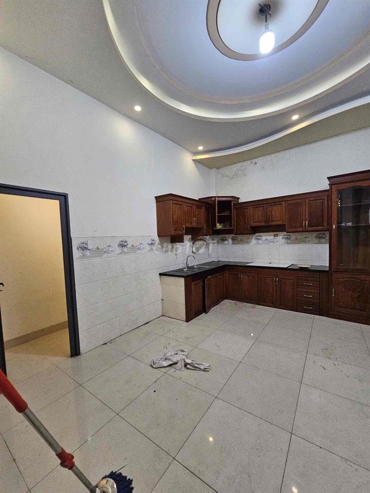 Nhà Nguyên Căn . Nội thất cơ bản. Điện nước giá nhà nước