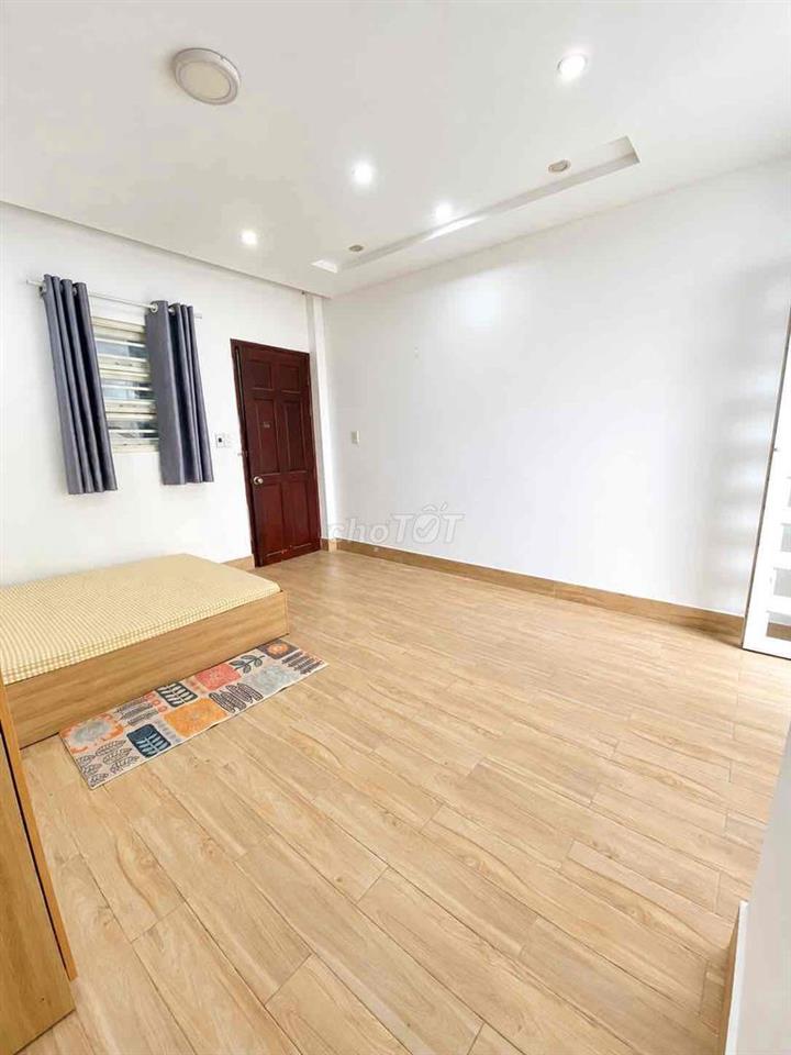 Phòng Ban công to ngay Lotte Mart Gò Vấp