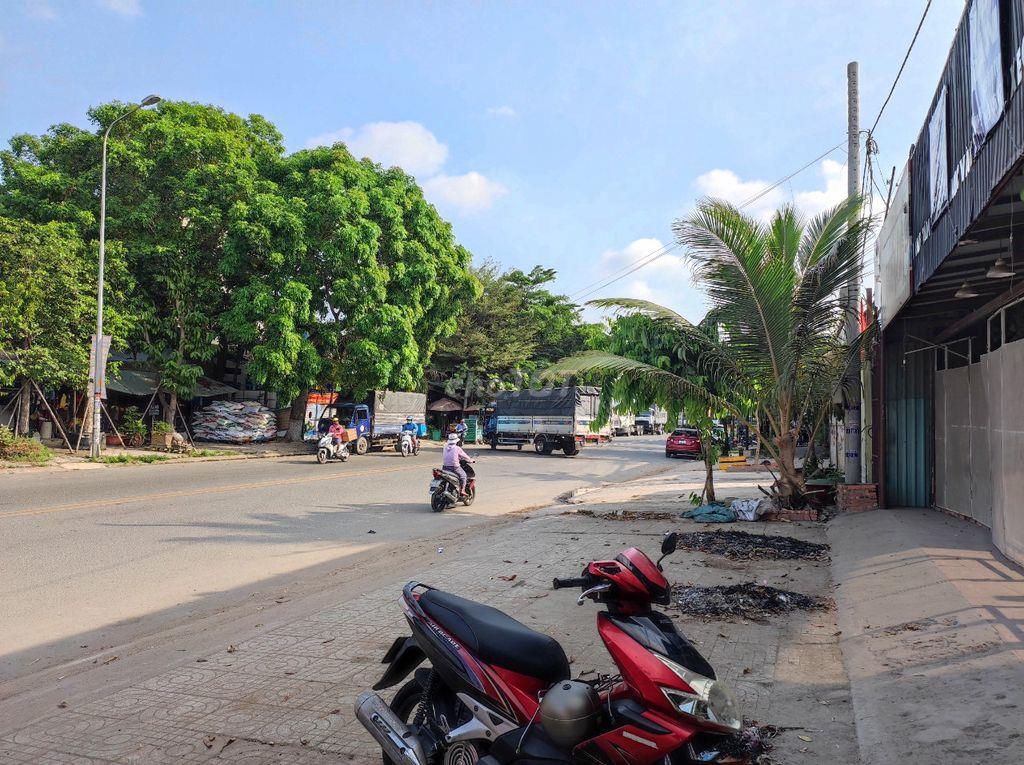 Mặt tiền đường 30m5