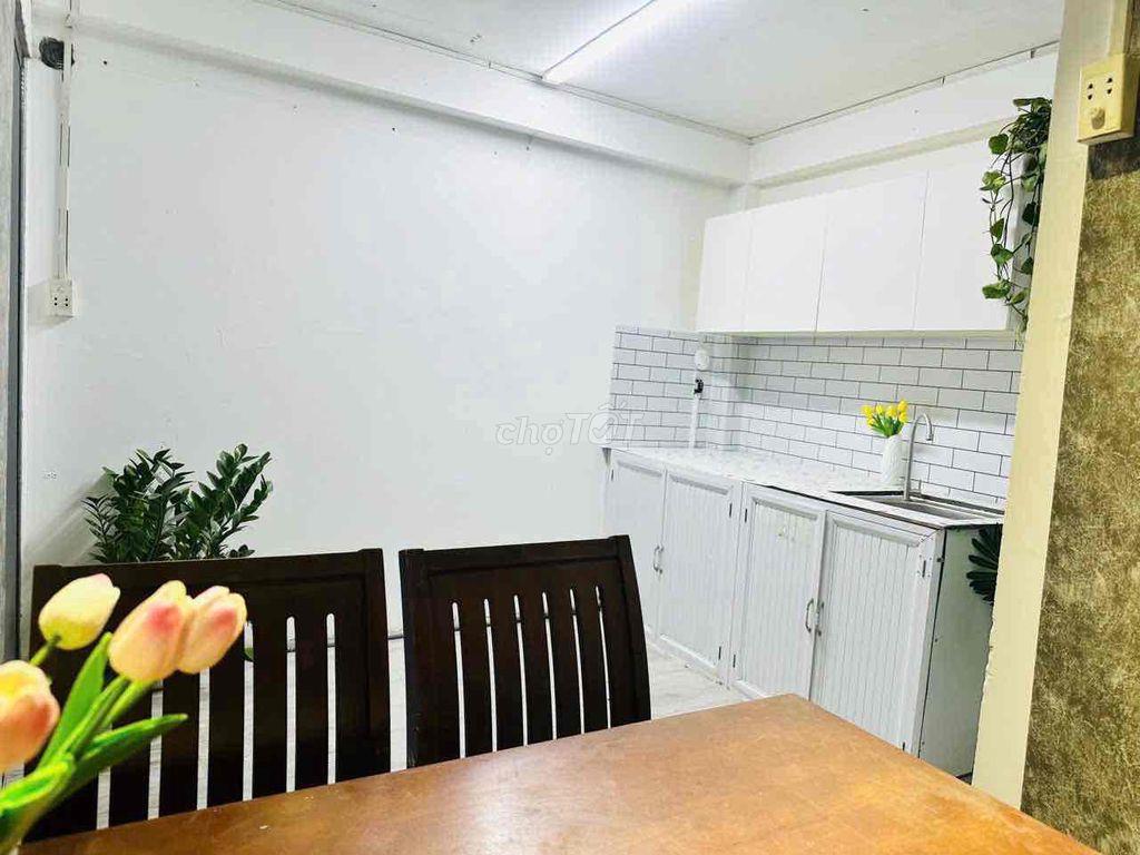 2PN - FULL NỘI THẤT - BẾP TRÊN DƯỚI - DỌN VÀO Ở NGAY CHỢ CÂY QUÉO