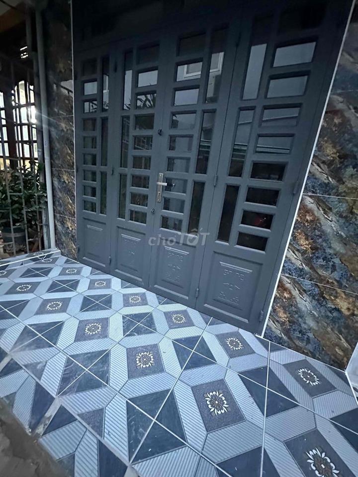 CHO THUÊ NHÀ DT CỰC LỚN 4PN - NẰM NGAY NGÃ BA THUẬN TIỆN DI CHUYỂN