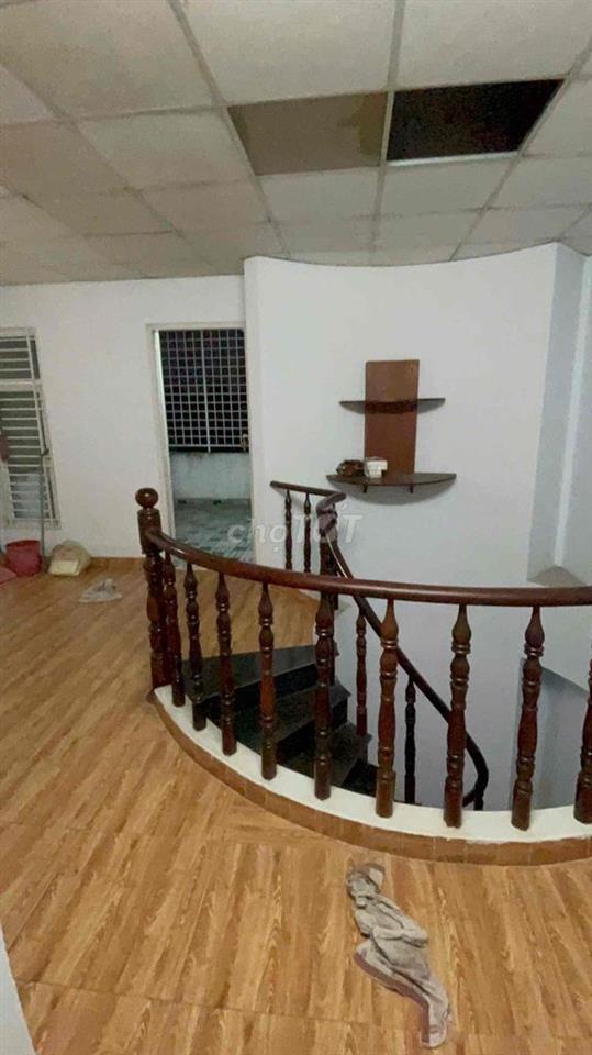 CHO THUÊ HẺM XE HƠI SÁT MT - TRỆT 4 LẦU - CẢI TẠO 9P CỌC 3TT1 -