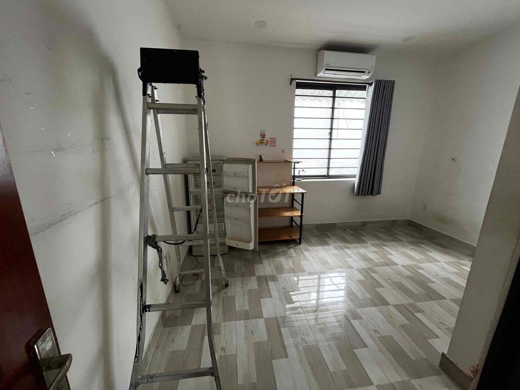 Cho  nữ thuê phòng gần Đh Văn Lang cs3