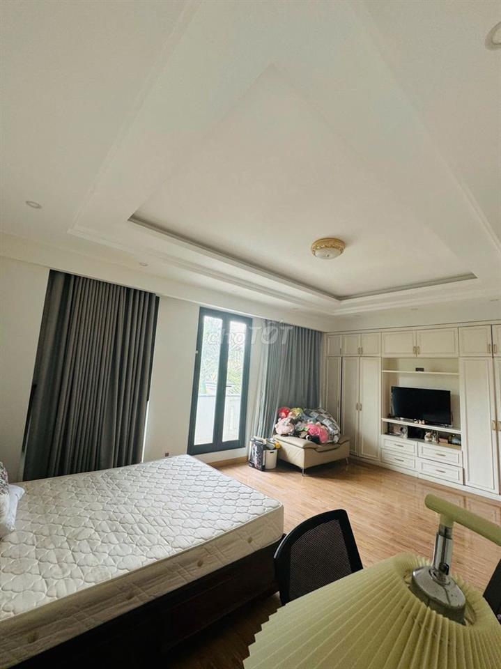 Cho Thuê Biệt Thự Nam Thông PMH Q7 - 450m2, 5PN, Đường 20m