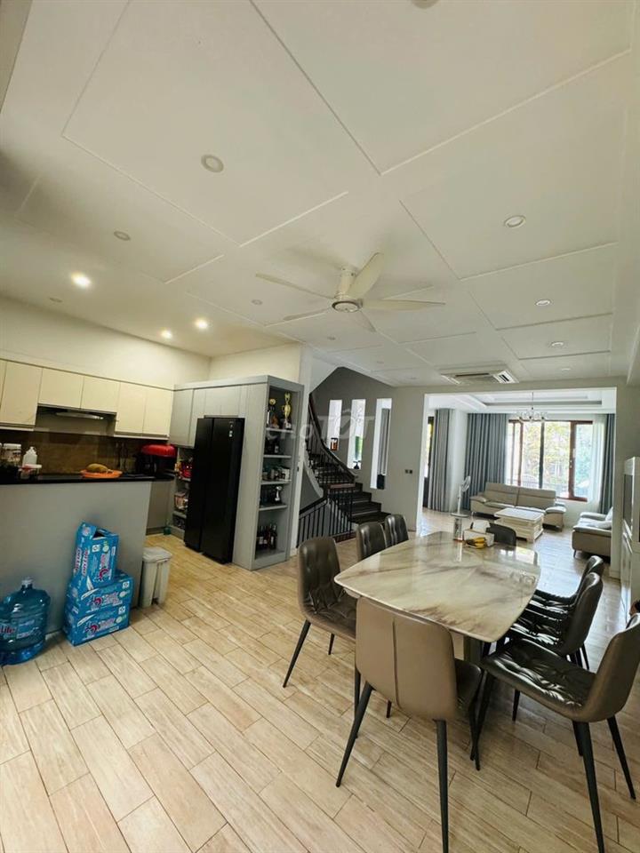 Cho Thuê Biệt Thự Nam Thông PMH Q7 - 450m2, 5PN, Đường 20m