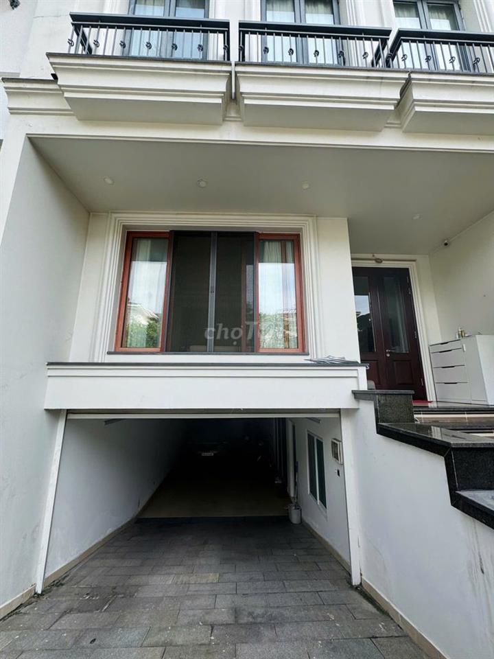 Cho Thuê Biệt Thự Nam Thông PMH Q7 - 450m2, 5PN, Đường 20m