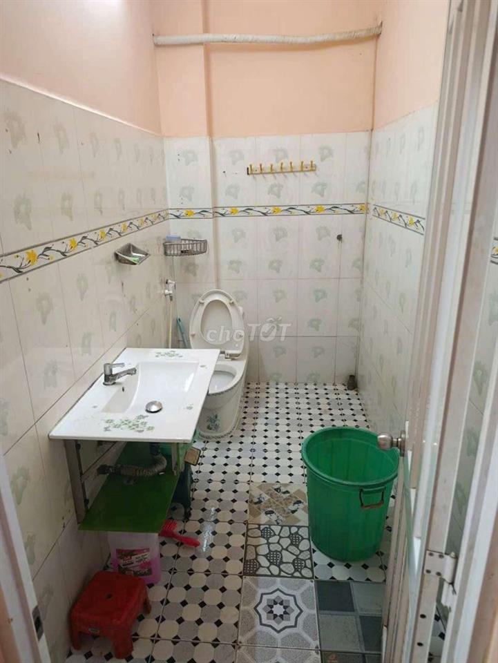 Hiện nhà mình trống 1 phòng cần cho thuê giá bình dân