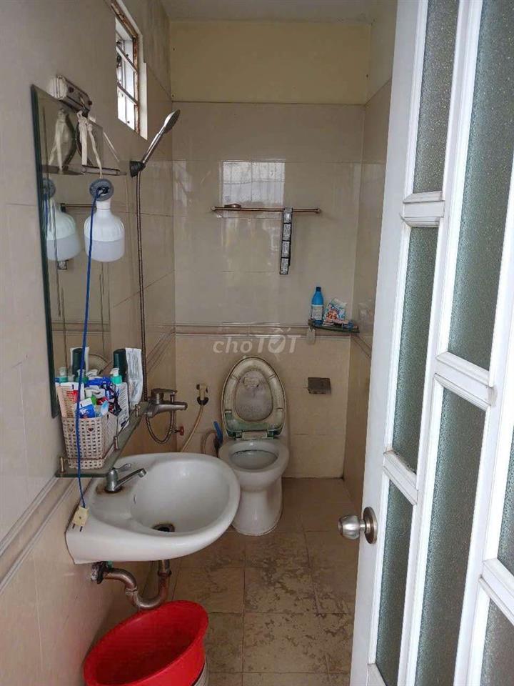 hiện nhà mình trống 1 phòng cần cho thuê như hình