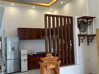 Cần bán nhà gần trung tâm quận Thốt Nốt