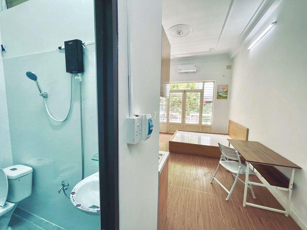 CHÍNH CHỦ CHO THUÊ STUDIO BAN CÔNG RỘNG – 28M² – QUẬN 4