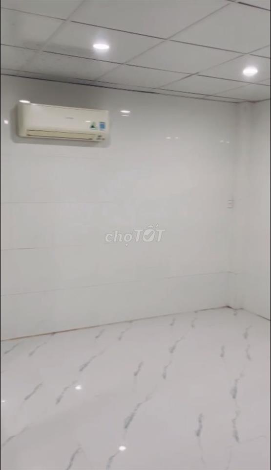 CẦN BÁN ĐẤT KIỆT OTO TÔN ĐẢN