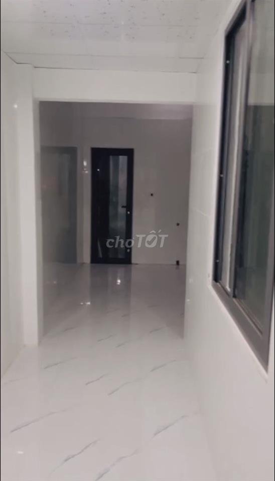 CẦN BÁN ĐẤT KIỆT OTO TÔN ĐẢN