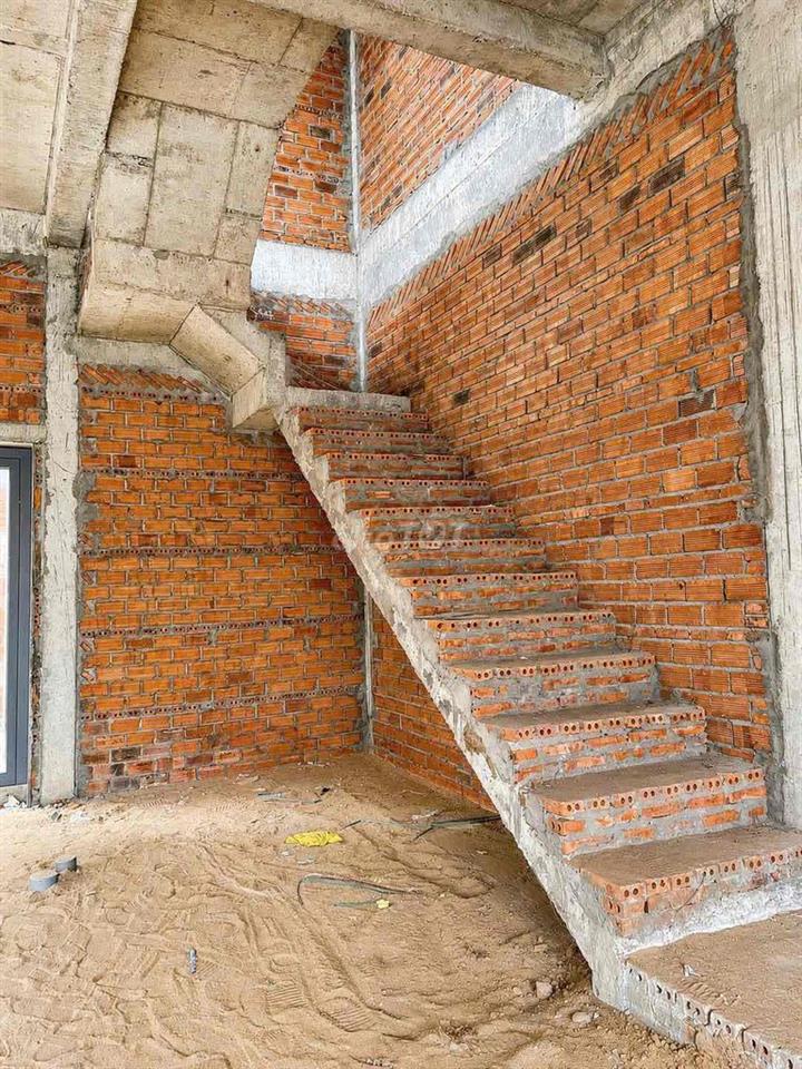 BÁN CĂN GÓC TÂY SÔNG HẬU