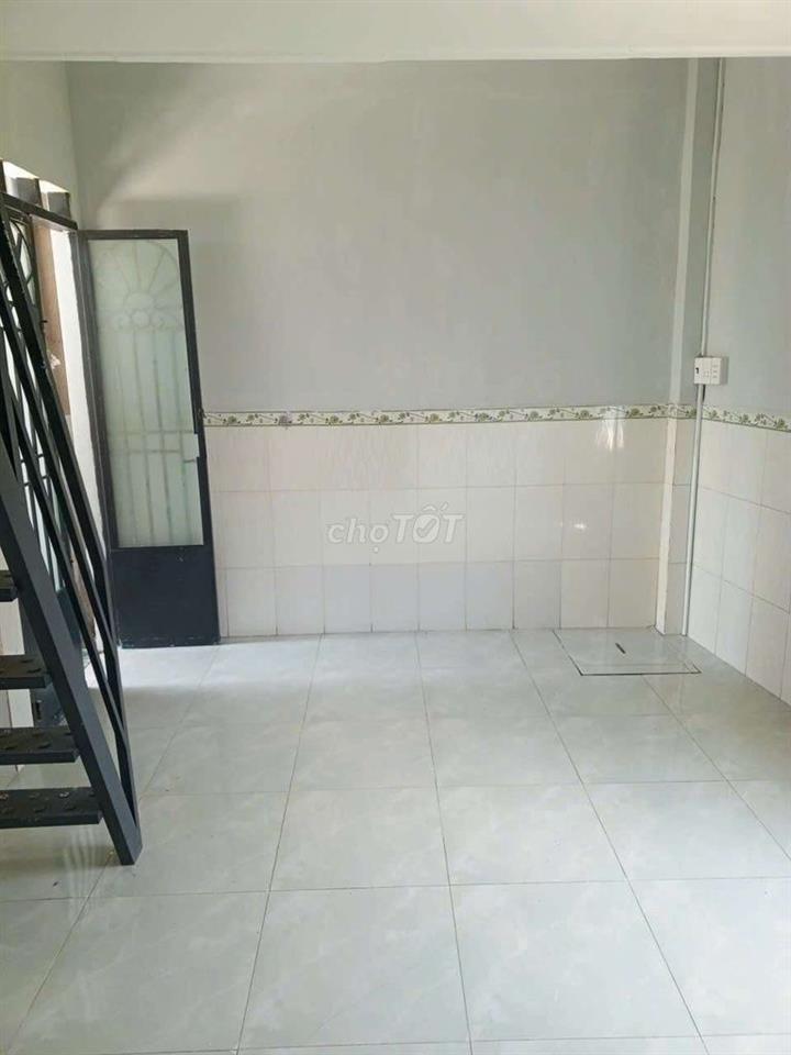 Bán nhà nhỏ mới vô ở liền