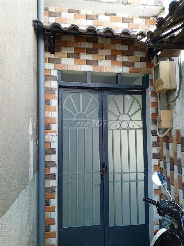 Bán nhà nhỏ mới vô ở liền