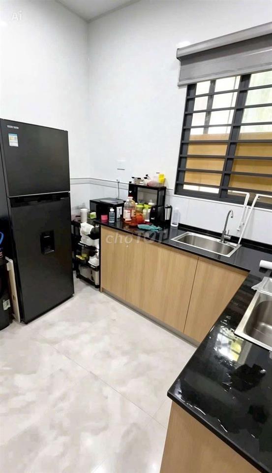 Nhà sát mặt tiền Huỳnh Văn Nghệ dt 8.2x4.2m 1 lầu cn đủ