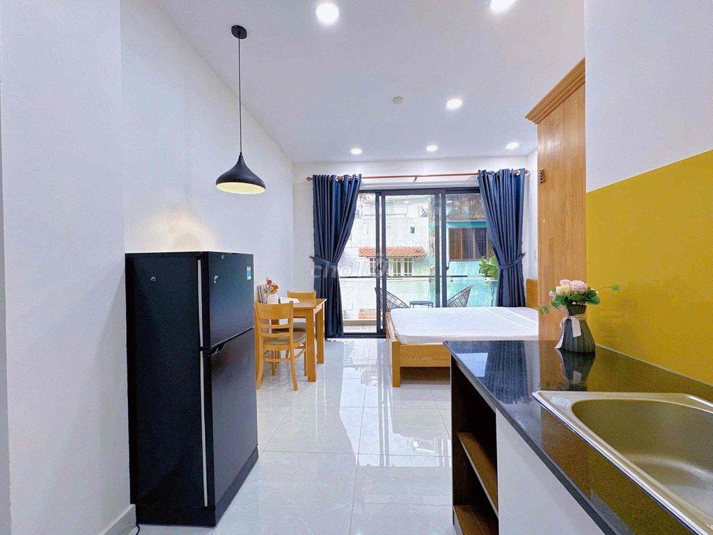Cho thuê căn hộ ban công full nội thất ngay Lotte Mart gần RMIT,UFM