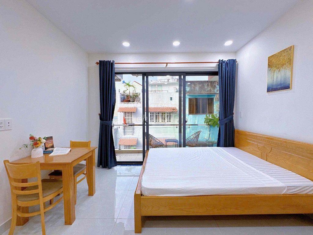 Cho thuê căn hộ ban công full nội thất ngay Lotte Mart gần RMIT,UFM