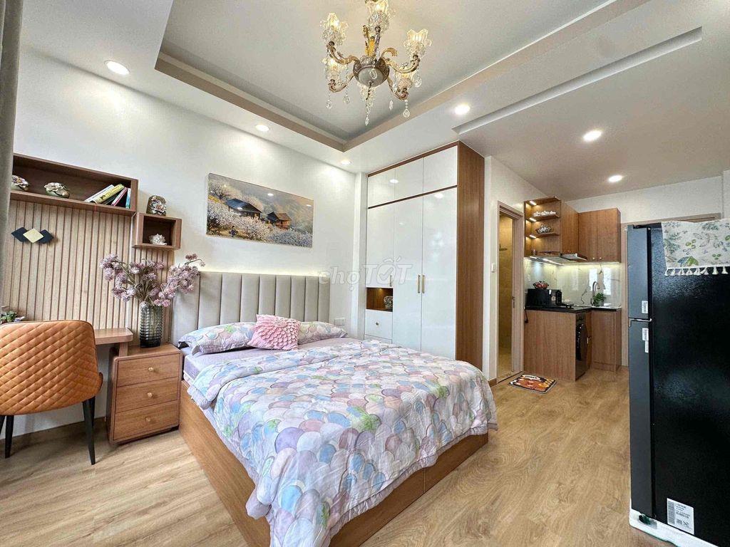 Cho thuê căn hộ ban công gần Lotte Mart, Sunrise City, ĐH TDTU, RMIT
