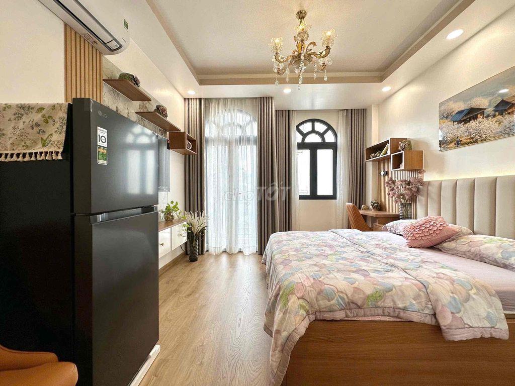 Cho thuê căn hộ ban công gần Lotte Mart, Sunrise City, ĐH TDTU, RMIT