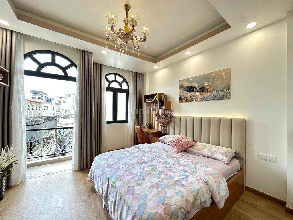 Cho thuê căn hộ ban công gần Lotte Mart, Sunrise City, ĐH TDTU, RMIT