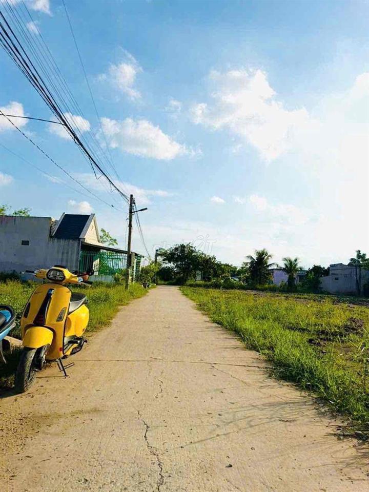 đất long cang sát bên chợ và KCN Long Cang