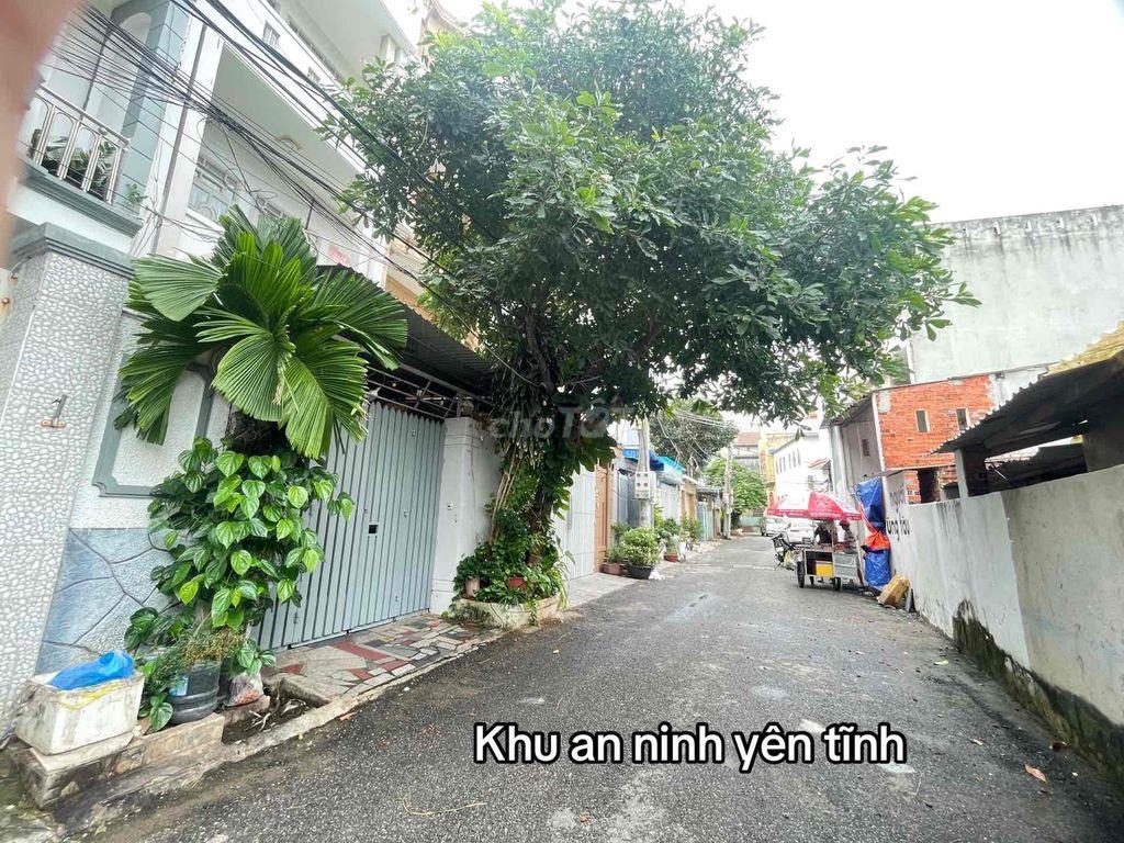 Phòng dạng nhà c4