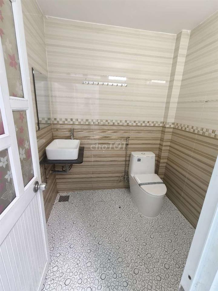 Nhà 5x20m đúc 1 tấm gần chợ đầu mối Hóc Môn. 