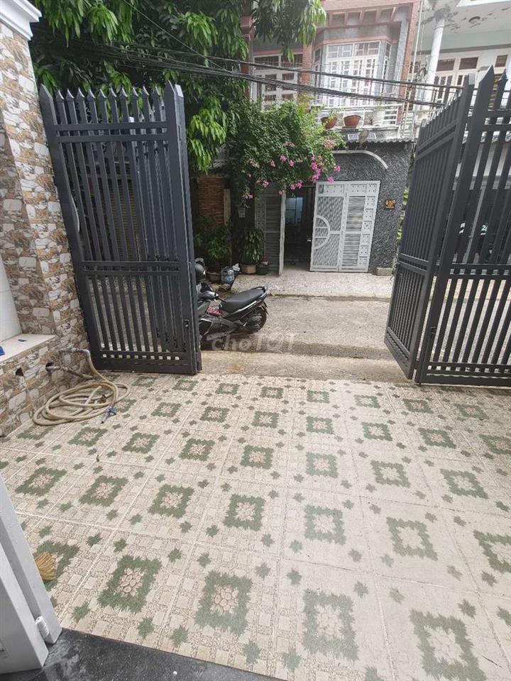 Nhà 5x20m đúc 1 tấm gần chợ đầu mối Hóc Môn. 