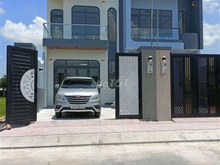 Nhà 5x24m đúc 1 tấm có 4pn, 3wc mặt tiền đường nhựa, gần chợ XTT