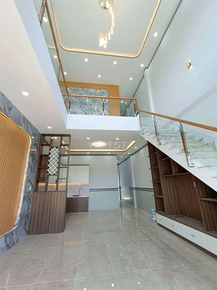 Nhà 5x24m đúc 1 tấm có 4pn, 3wc mặt tiền đường nhựa, gần chợ XTT