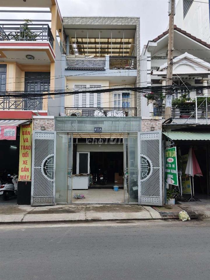 Nhà 5x19m đúc 3 tấm mặt tiền Bà Điểm 5