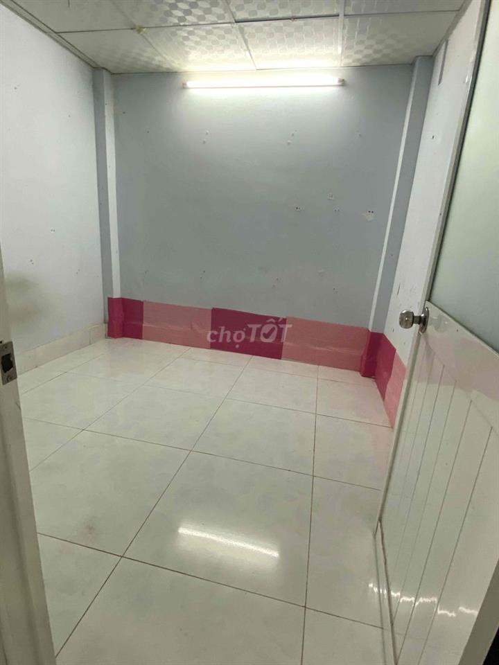 Nhà thuê gần chợ phú xuân