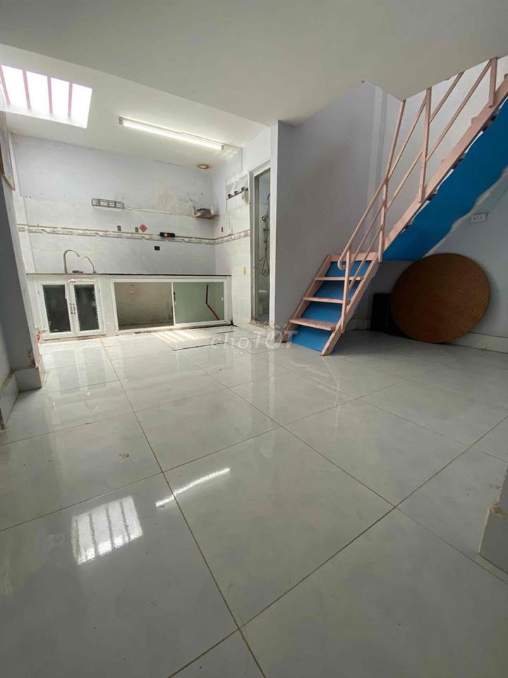 Nhà thuê gần chợ phú xuân