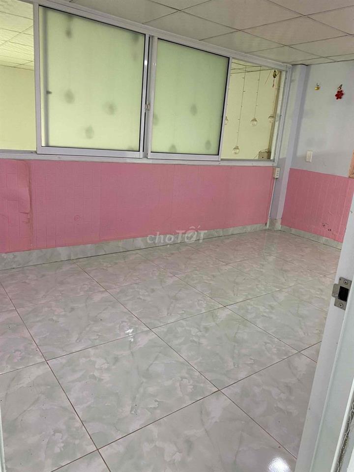 Nhà thuê gần chợ phú xuân