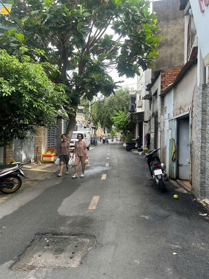 nhà mặt tiền đông hưng thuận 2
