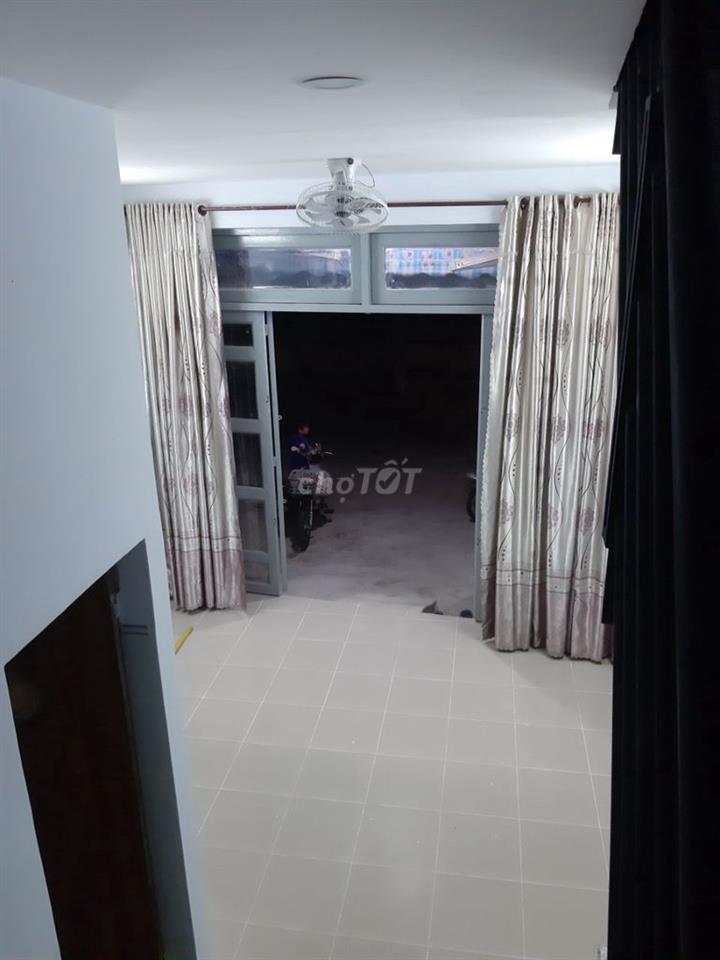 Chính chủ cho thuê nhà nguyên căn mặt tiền P Khánh Hội Q4