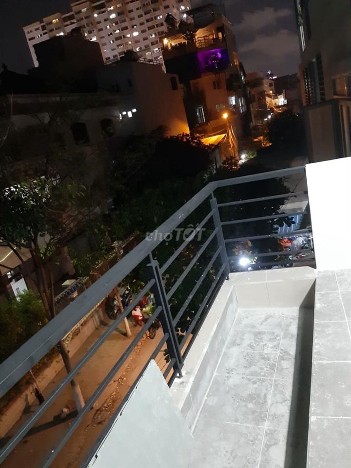 Chính chủ cho thuê nhà nguyên căn mặt tiền P Khánh Hội Q4