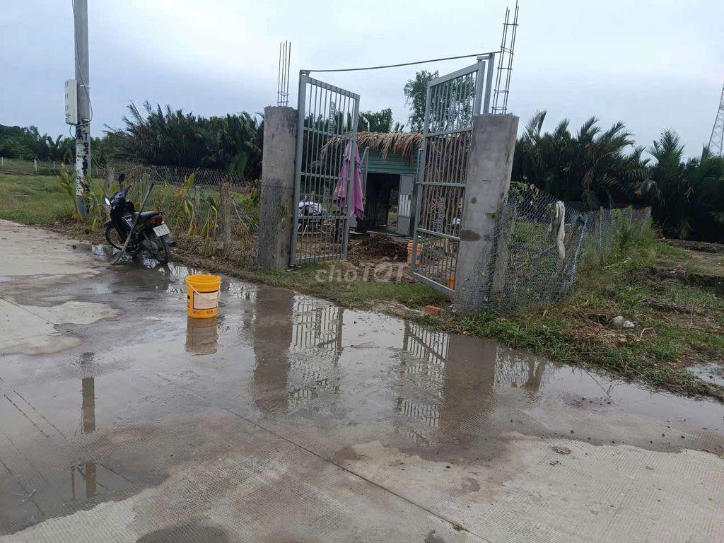 CHÍNH CHỦ ..NGỘP .. Bán rẻ đất Gần Chợ Cần Đước
