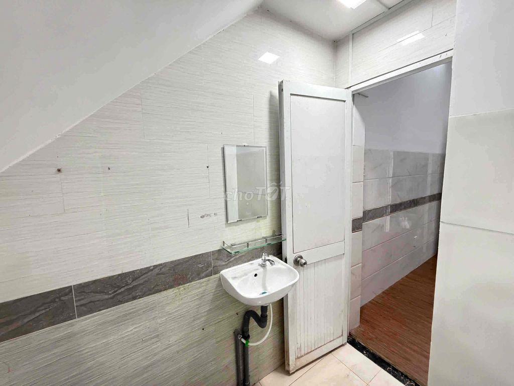 Căn hộ tầng trệt, yên tĩnh, ADV quận 6